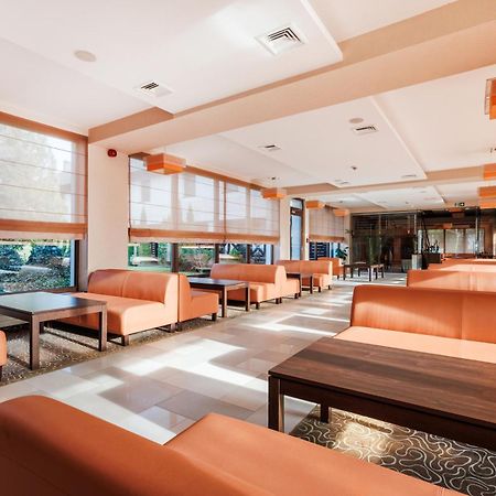 Hotel Amazonka Conference And Spa 切霍齐内克 外观 照片
