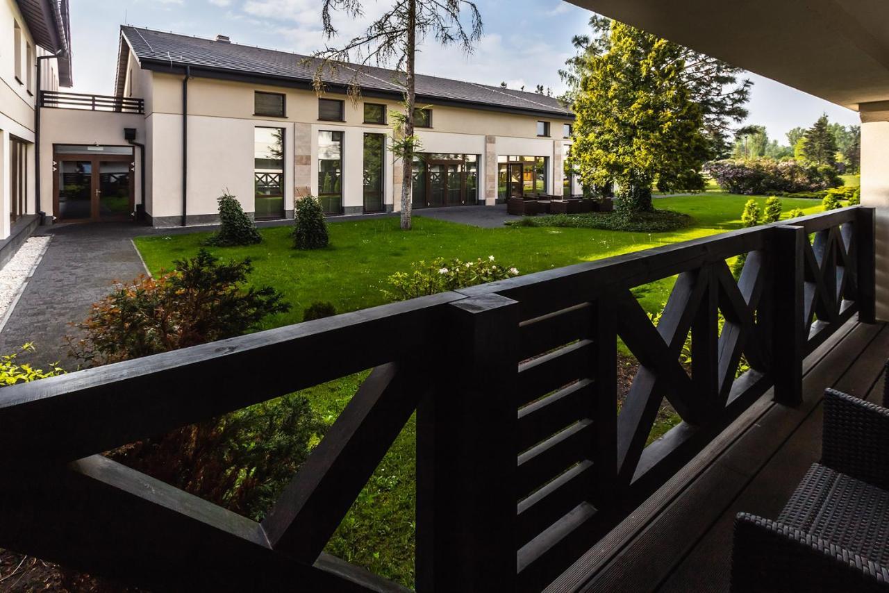 Hotel Amazonka Conference And Spa 切霍齐内克 外观 照片