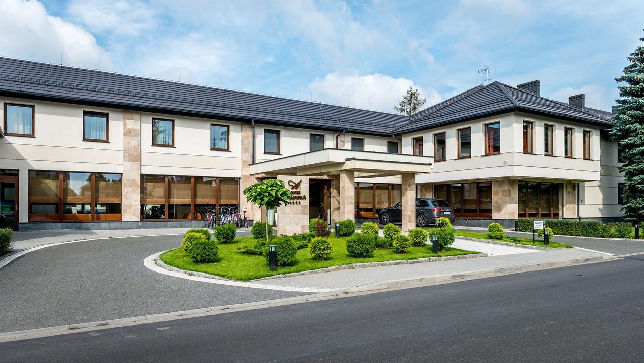 Hotel Amazonka Conference And Spa 切霍齐内克 外观 照片