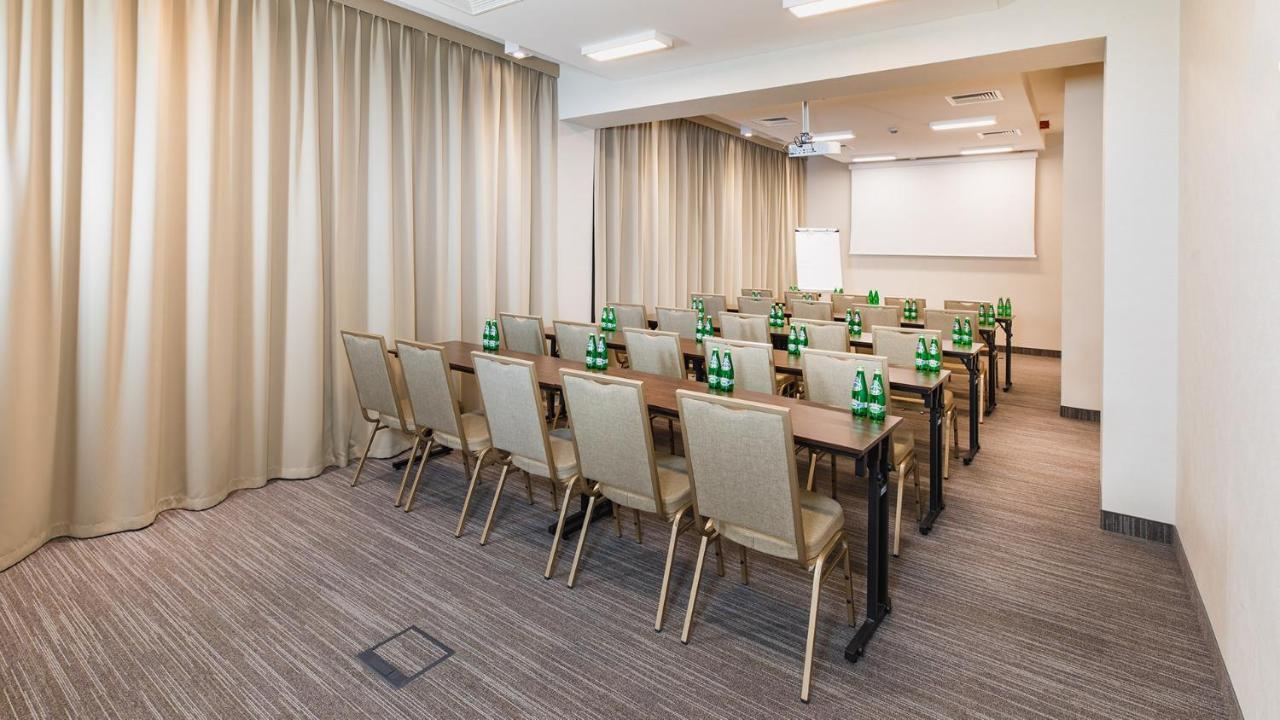 Hotel Amazonka Conference And Spa 切霍齐内克 外观 照片